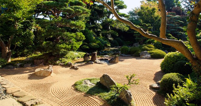 Le mini jardin japonais - sérénité et style exotique  Jardin japonais,  Jardin de méditation, Petit jardin zen